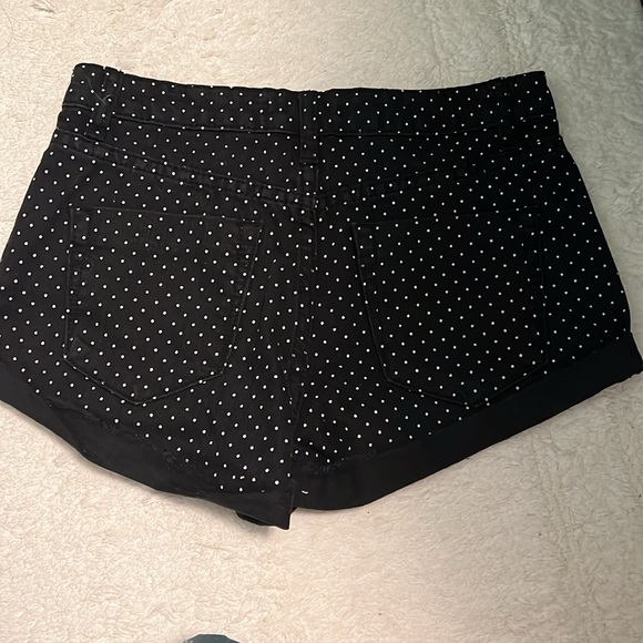 BLACK DENIM SHORTS - Picture 3 of 5